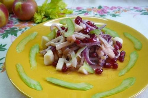 Какие блюда и салаты лучше всего готовить с яблоками розовой мякотью. 20 салатов с яблоками, которые точно стоит попробовать