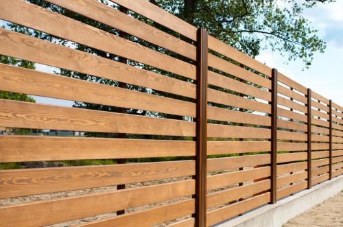 12 лучших материалов для забора. 7 самых популярных материалов для изготовления забора 16