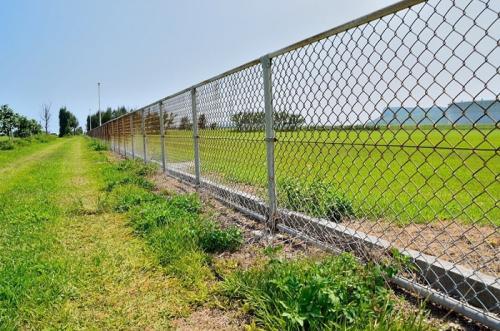 12 лучших материалов для забора. 7 самых популярных материалов для изготовления забора 03