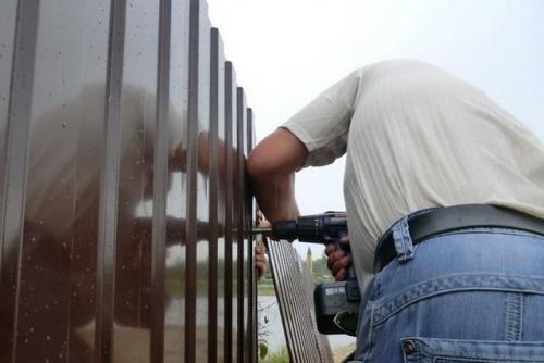 Самый дешевый забор из профлиста. Экономим профнастил 06