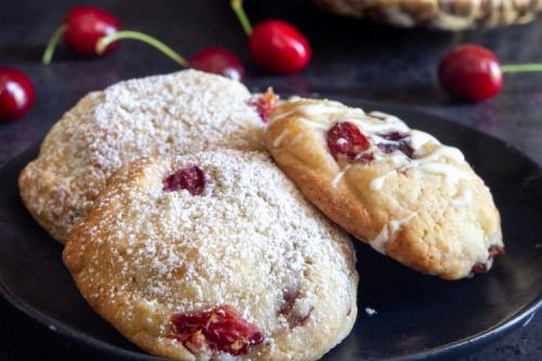 Какие блюда можно приготовить из плодов поздних сортов вишни. 20 простых и вкусных рецептов из вишни