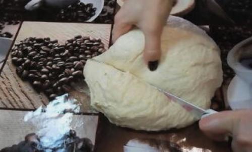 Воздушное дрожжевое тесто на молоке. Дрожжевое тесто для пирожков, как пух – 10 рецептов с пошаговыми фото