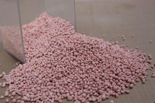 Калийные удобрения когда вносить. Простые и комплексные калийные удобрения