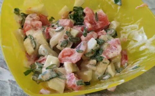 Как правильно резать помидоры и огурцы в салат. Салат из помидоров и огурцов. 18 самых простых и вкусных рецептов приготовления