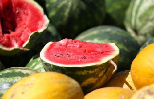 Почему нельзя есть огурцы и помидоры вместе. Врач рассказал, почему нельзя в салате смешивать огурцы и помидоры 01 Почему нельзя есть огурцы и помидоры вместе. Врач рассказал, почему нельзя в салате смешивать огурцы и помидоры 01