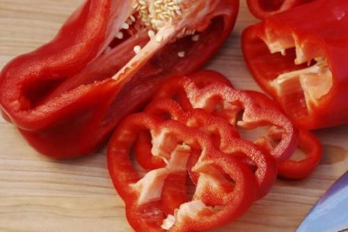 Болгарский перец семейство. Перец Болгарский (сладкий) — описание, польза и вред, состав, калорийность