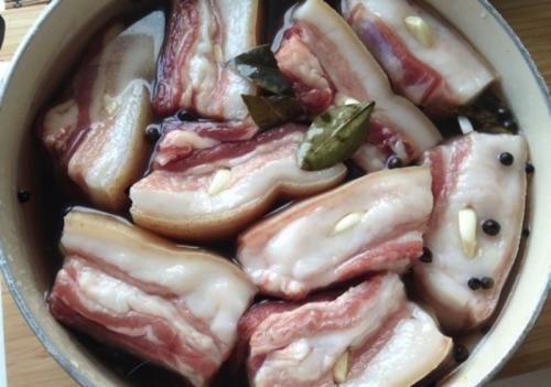 Как вымачивать сало. Как засолить сало в рассоле, чтобы таяло во рту? 9 самых вкусных рецептов