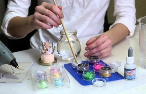 Как сделать шар с блестками. Из чего сделан «снежный шар»