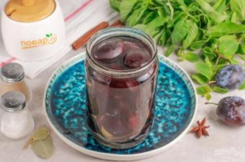 Как приготовить сливы на зиму с добавлением специй. Пряные сливы на зиму