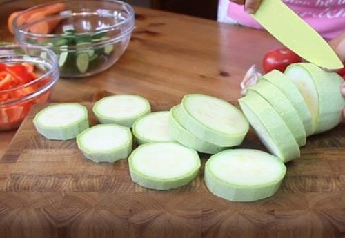 Салат огород рецепт. Салат «Огород» на зиму в банках — лучшие рецепты ассорти