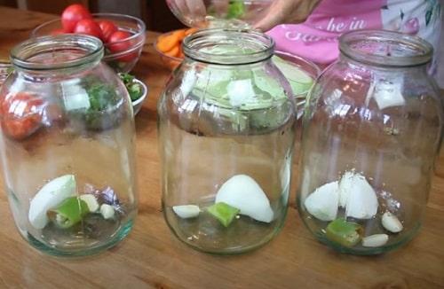 Салат огород рецепт. Салат «Огород» на зиму в банках — лучшие рецепты ассорти