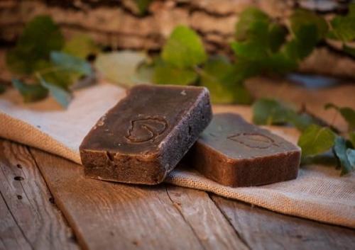 Как развести березовый деготь в воде. Березовый деготь – применение в саду и огороде